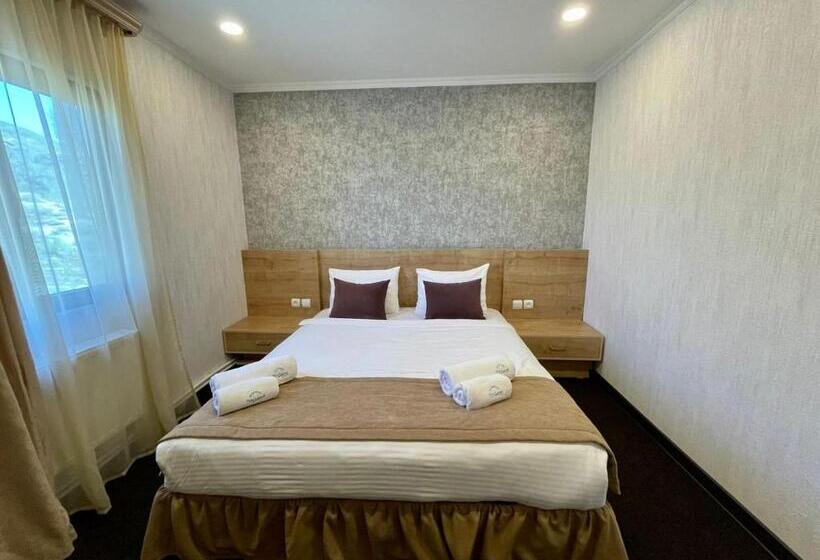 اتاق استاندارد چهار تخته, Noy Land Resort