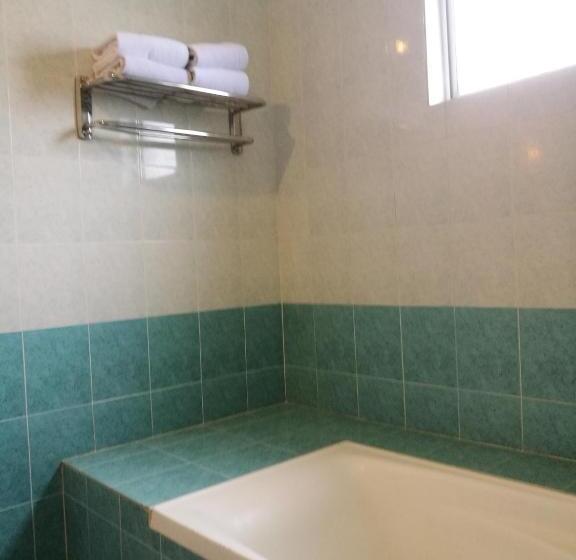 חדר משפחתי, Ipoh City