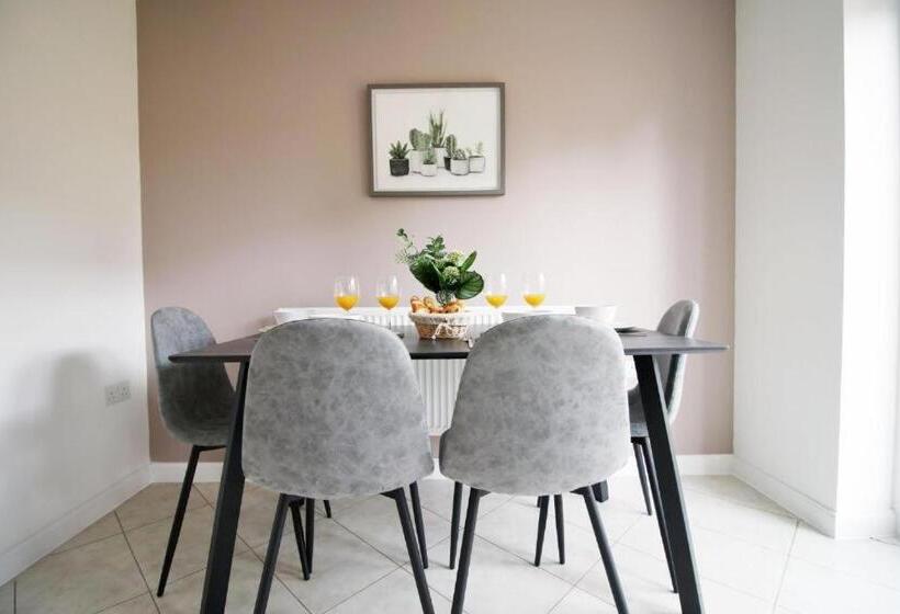 خانه 1 خوابه, Free Wifi | Parking Access | 3br