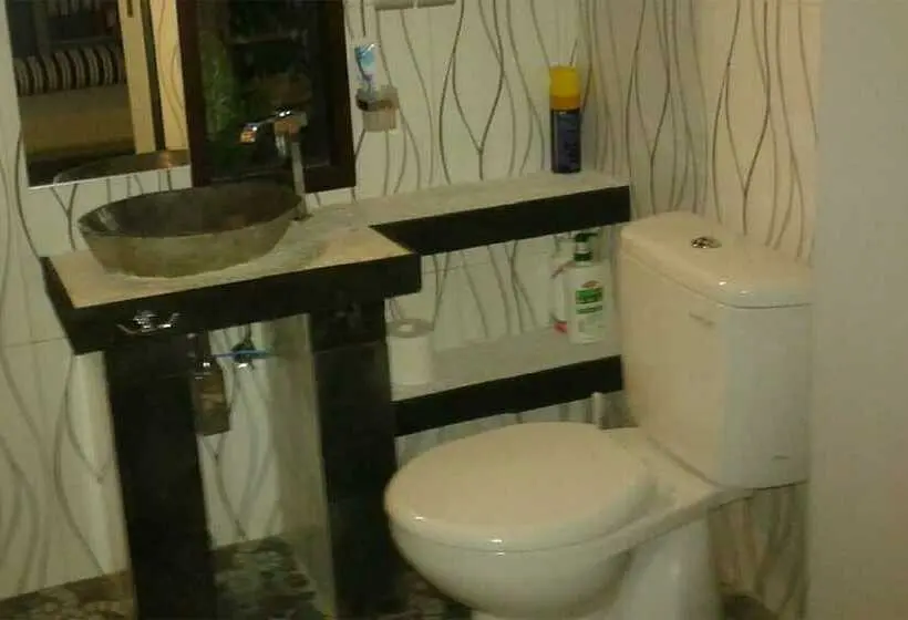 ファミリールーム, Villa Rumah Putih Abu Abu