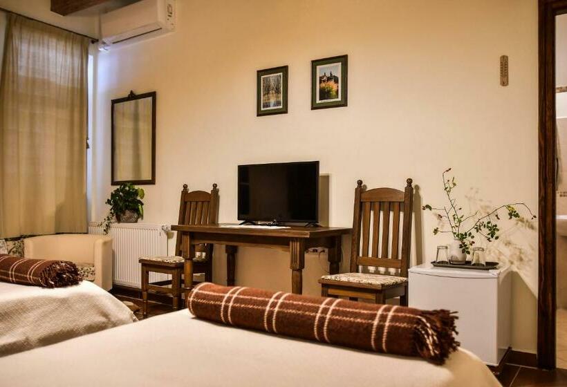 غرفة قياسية, Szin Es Vendeghaz