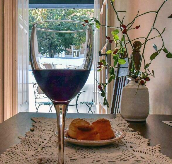 غرفة قياسية, Szin Es Vendeghaz