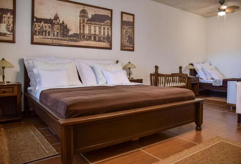 3-Bett-Standardzimmer, Szin Es Vendeghaz