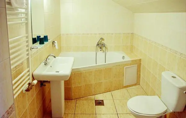 Perhehuone, Brill Hotel Békéscsaba
