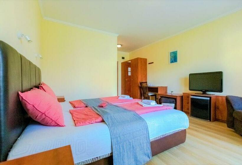 스탠다드 발코니 룸, Boni Családi Wellness