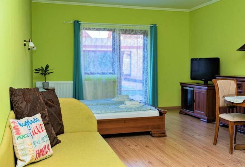 발코니가 있는 스위트, Boni Családi Wellness