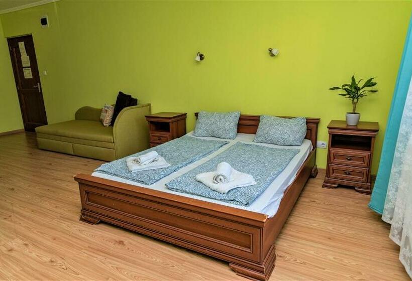 발코니가 있는 스위트, Boni Családi Wellness