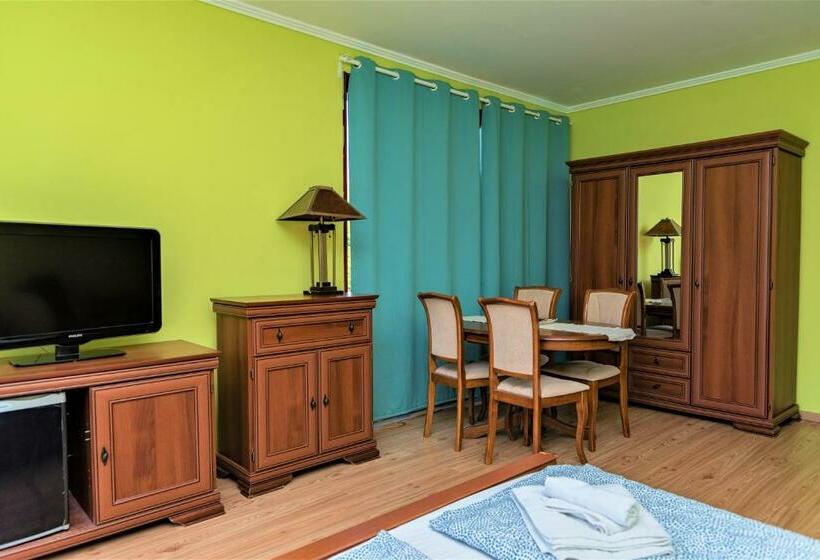 발코니가 있는 스위트, Boni Családi Wellness