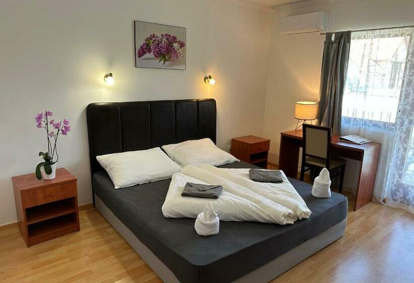 标准间带阳台, Boni Családi Wellness