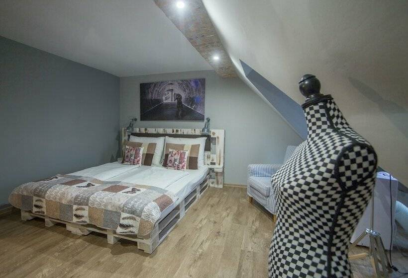 스탠다드 룸, Carpe Diem