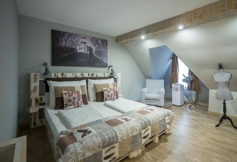 스탠다드 룸, Carpe Diem