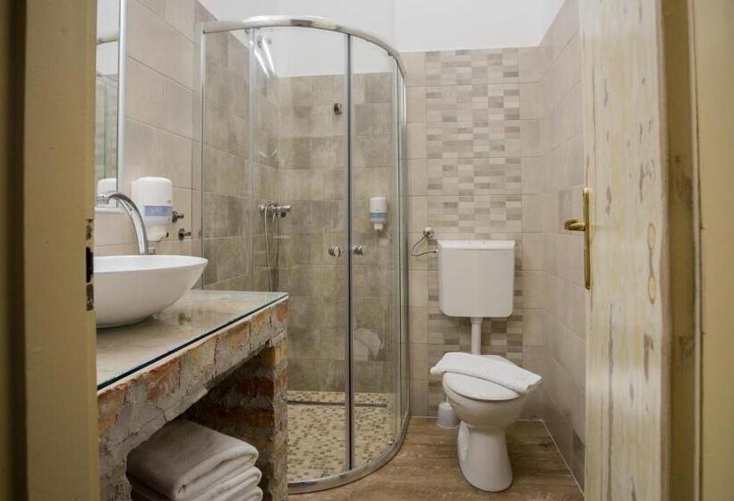 4인용 스탠다드 룸, Carpe Diem