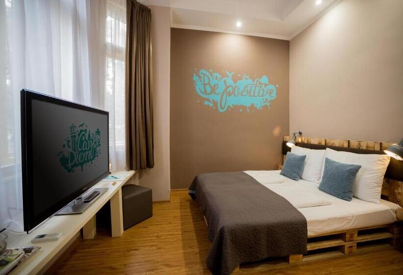 수피리어 트리플 룸, Carpe Diem