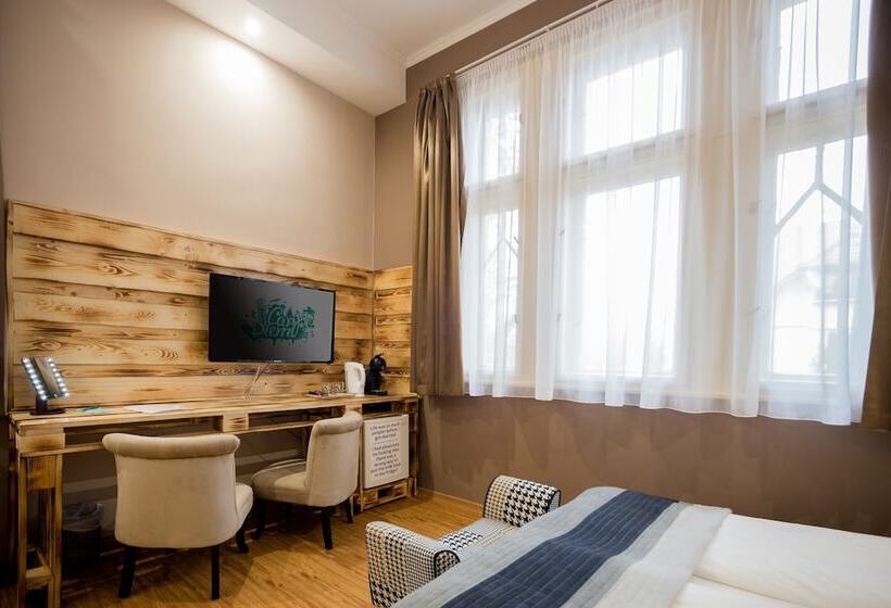 수피리어 트리플 룸, Carpe Diem