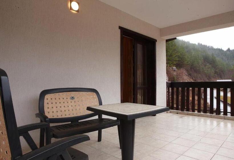 חדר משפחתי, Eco Complex Smilyan