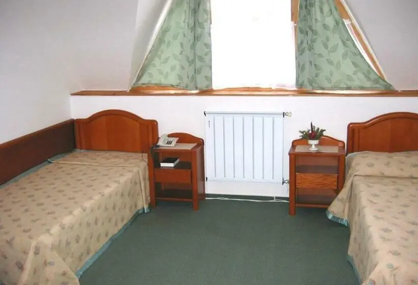 Standardzimmer, ágnes