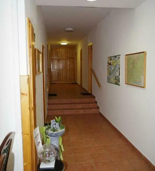 Standardzimmer, ágnes