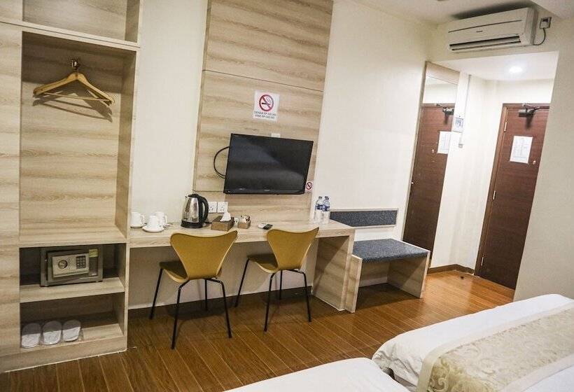 家庭间, Hans Inn Batam