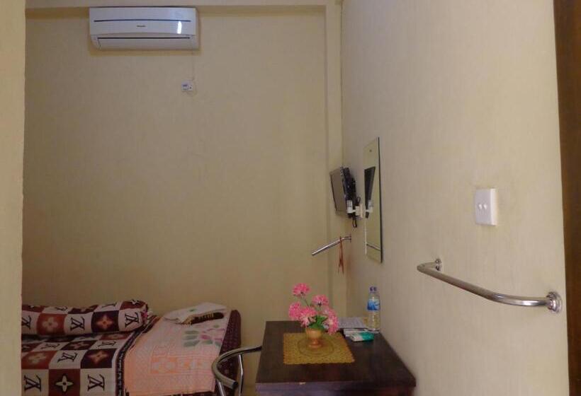 标准单人间, Musafir Inn