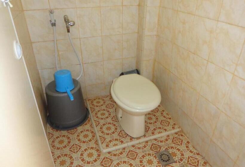 单人经济间, Musafir Inn