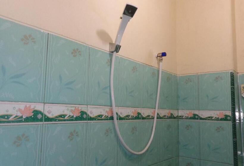 اتاق استاندارد یک نفره, Musafir Inn
