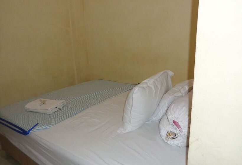 经济房, Musafir Inn