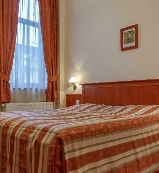 Номер Стандарт, Pannon Hotel Bejelentkezés 20 óráig, Check In Until 20 O Clock, Einchecken Bis 20 Uhr