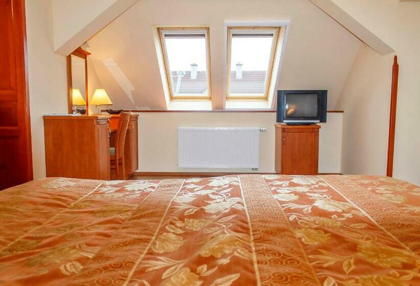 Номер Стандарт, Pannon Hotel Bejelentkezés 20 óráig, Check In Until 20 O Clock, Einchecken Bis 20 Uhr