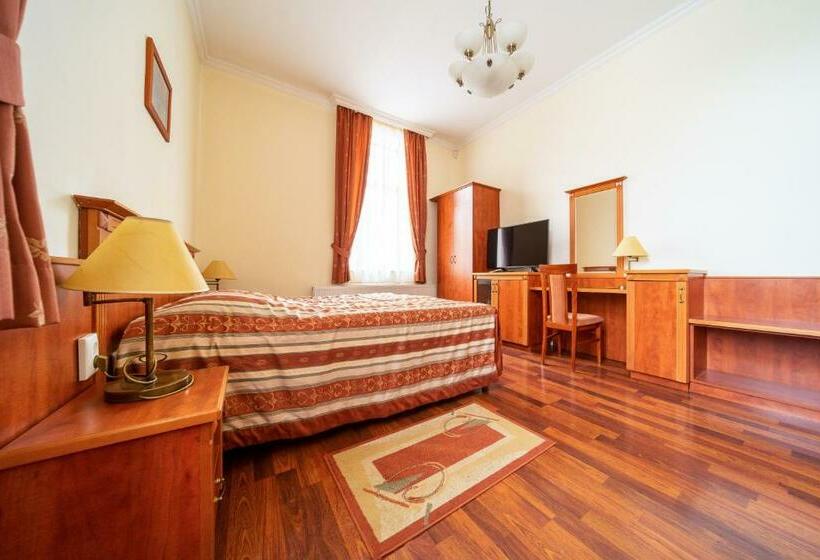 Номер Стандарт, Pannon Hotel Bejelentkezés 20 óráig, Check In Until 20 O Clock, Einchecken Bis 20 Uhr
