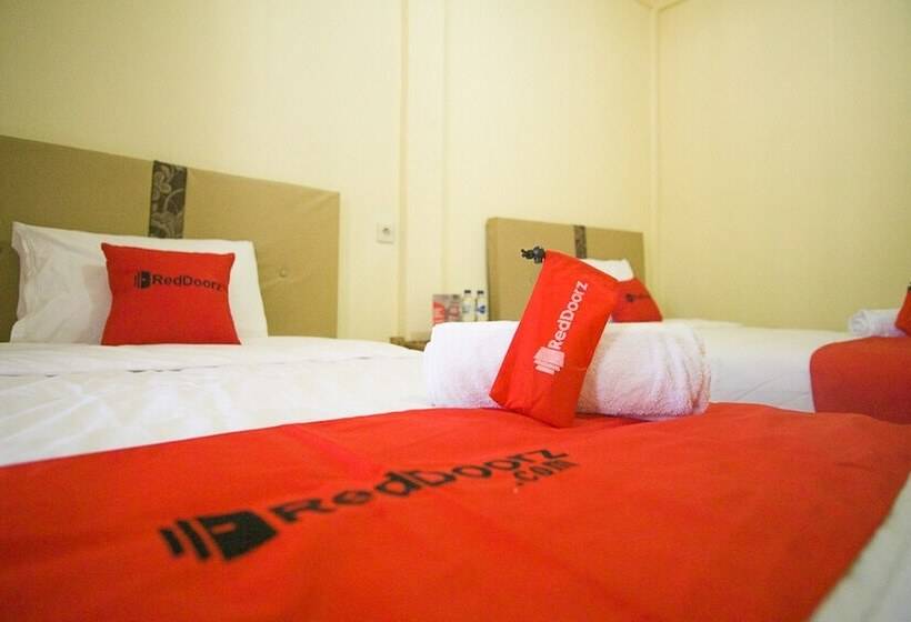 Номер Стандарт, Reddoorz @ Mawun Street Kuta