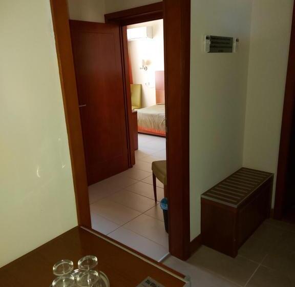 جناح عائلي, Villa Pax