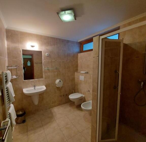 جناح عائلي, Villa Pax