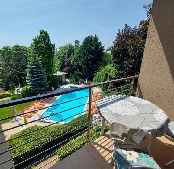 غرفة عائلية, Villa Pax