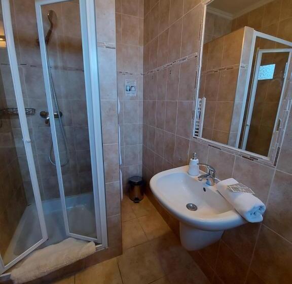 غرفة عائلية, Villa Pax