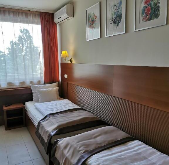 غرفة عائلية, Villa Pax