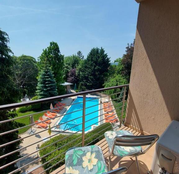 غرفة عائلية, Villa Pax