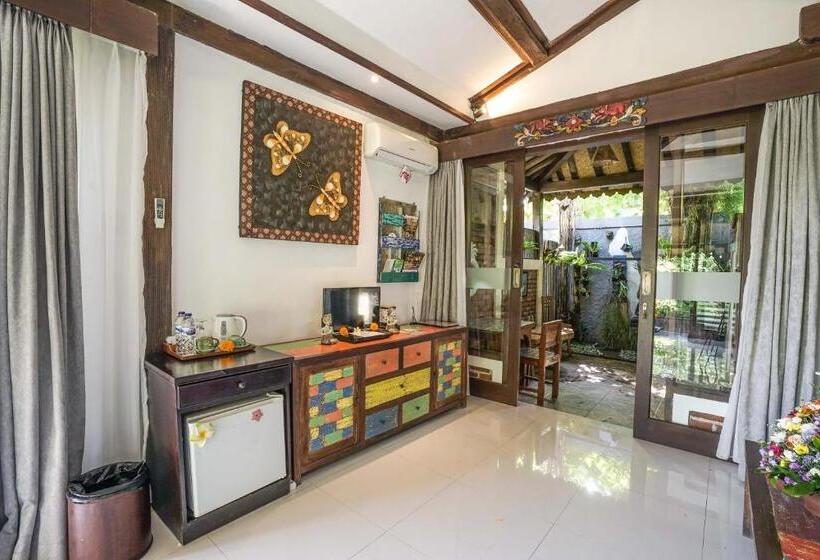 חדר דלוקס עם מרפסת, Kts Balinese Villas