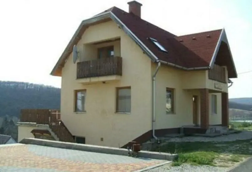 Talo 1 Makuuhuone, Szigeti B&b