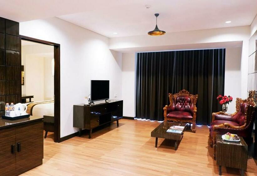 סוויטה אקזקיוטיב, The Atrium Hotel & Resort Yogyakarta