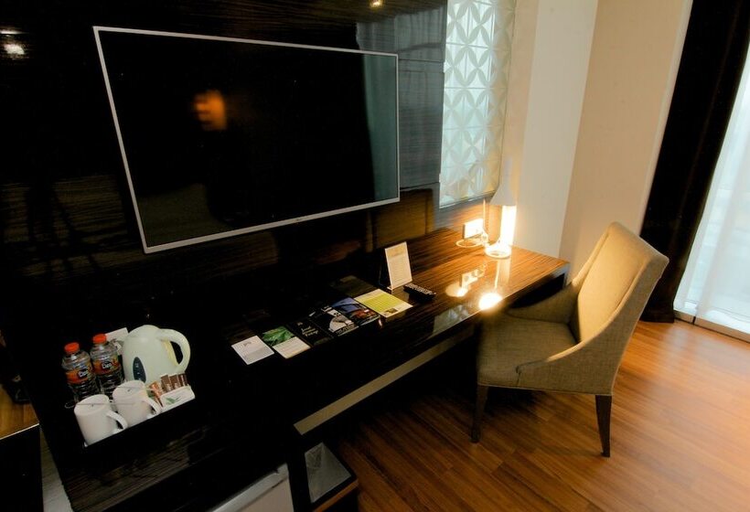 חדר דלוקס, The Atrium Hotel & Resort Yogyakarta