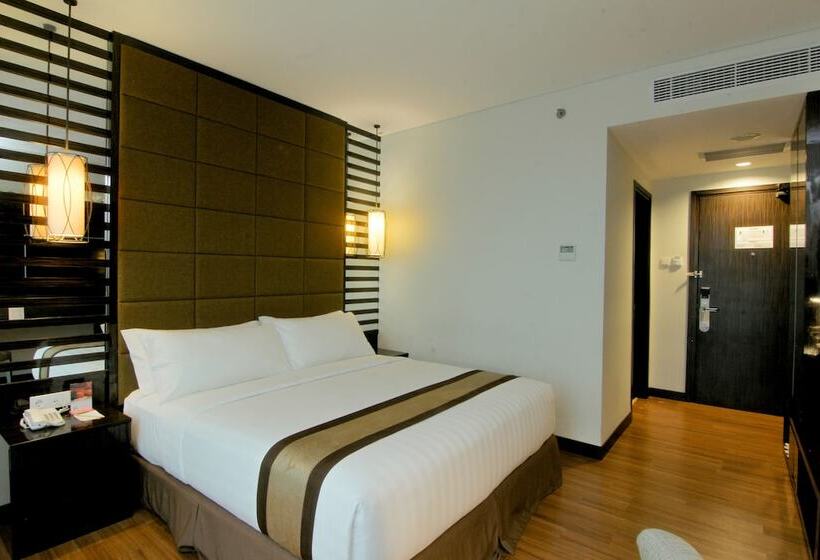 חדר דלוקס, The Atrium Hotel & Resort Yogyakarta