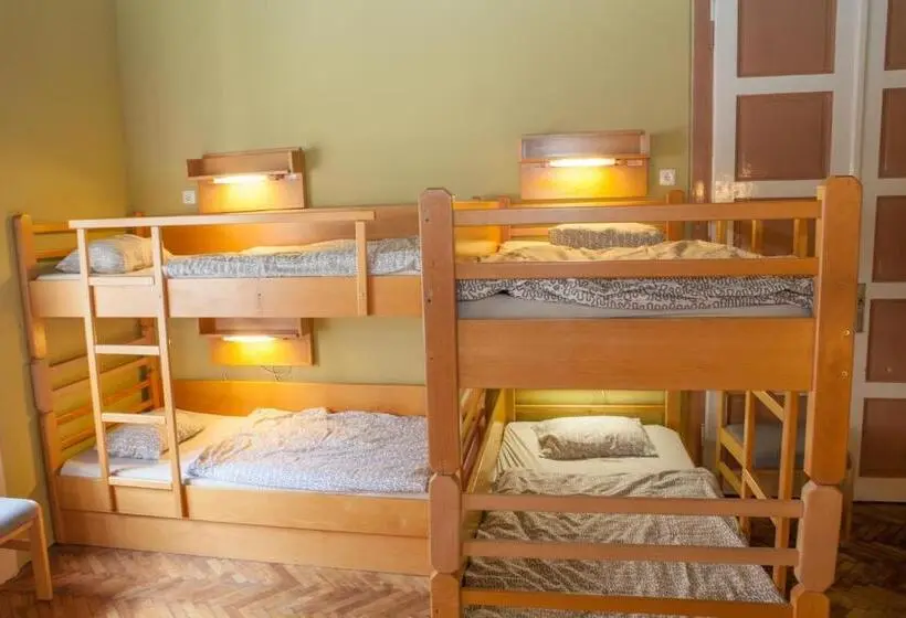 Geteiltes Mehrbettzimmer, Treestyle Hostel
