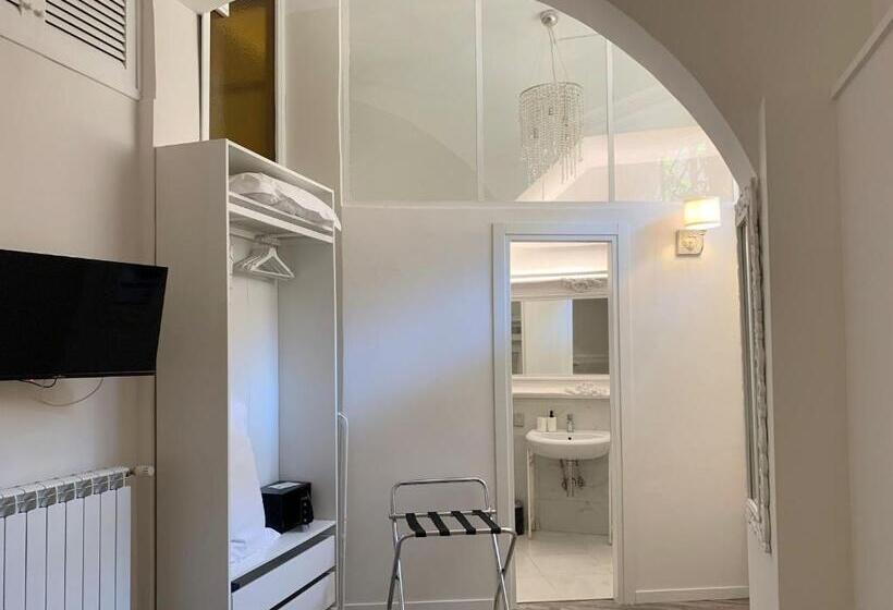 חדר אקונומי, Eccelso Suites