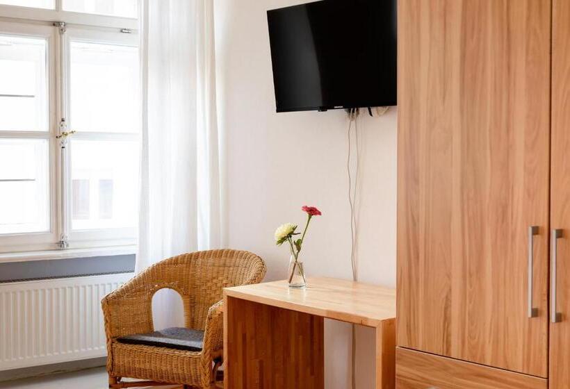 标准间, Goldenes Schiff