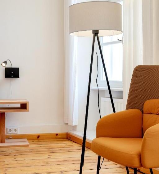 家庭工作室, Goldenes Schiff