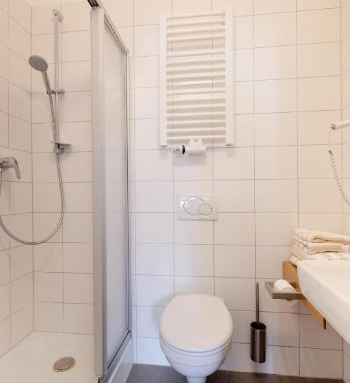 标准间, Goldenes Schiff