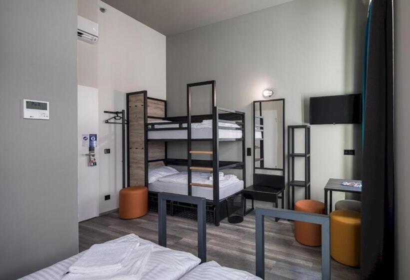 Camera Quadrupla Standard, A&o Hostel Firenze Campo Di Marte