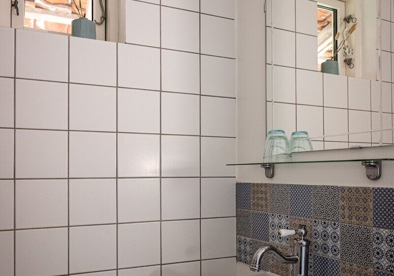 غرفة قياسية, Liseleje Bade