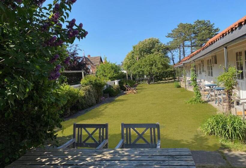 غرفة عائلية مطلّة علي الحديقة, Liseleje Bade