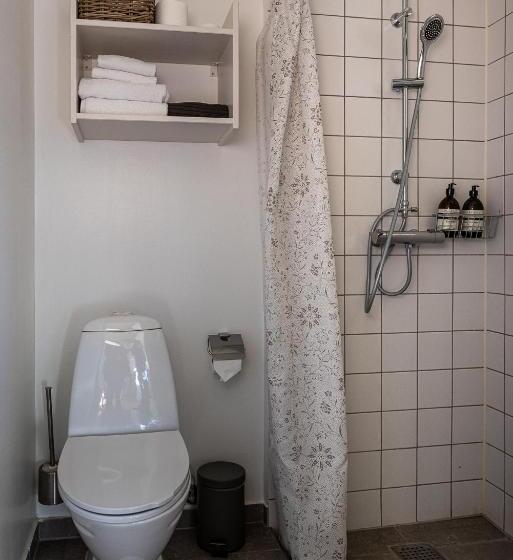 غرفة عائلية مطلّة علي الحديقة, Liseleje Bade